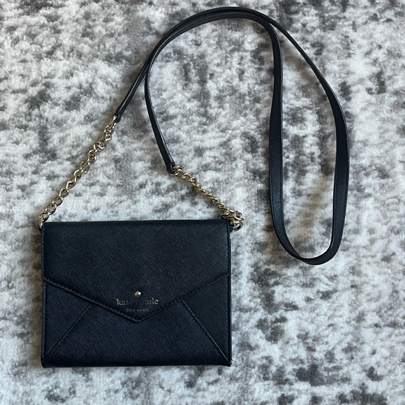 kate spade Handbags - Kate Spade Monday Cedar Street Black Leather Convertible Crossbody Bag

PWRU3541